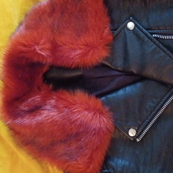 Moto jacket with removable faux fur collar - Picture 3 of 6